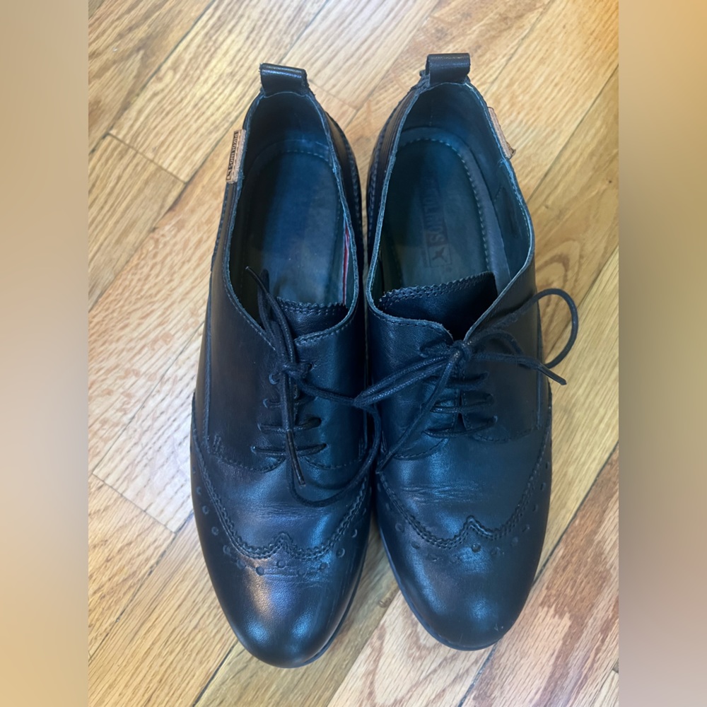 Women’s pikolinos loafer